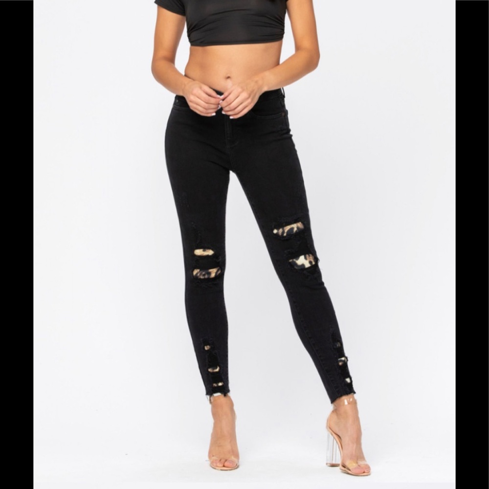 New Arrival NWT Plus Leopard Parch Jeans